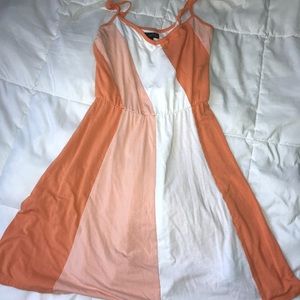 Very 70s vibe sun dress